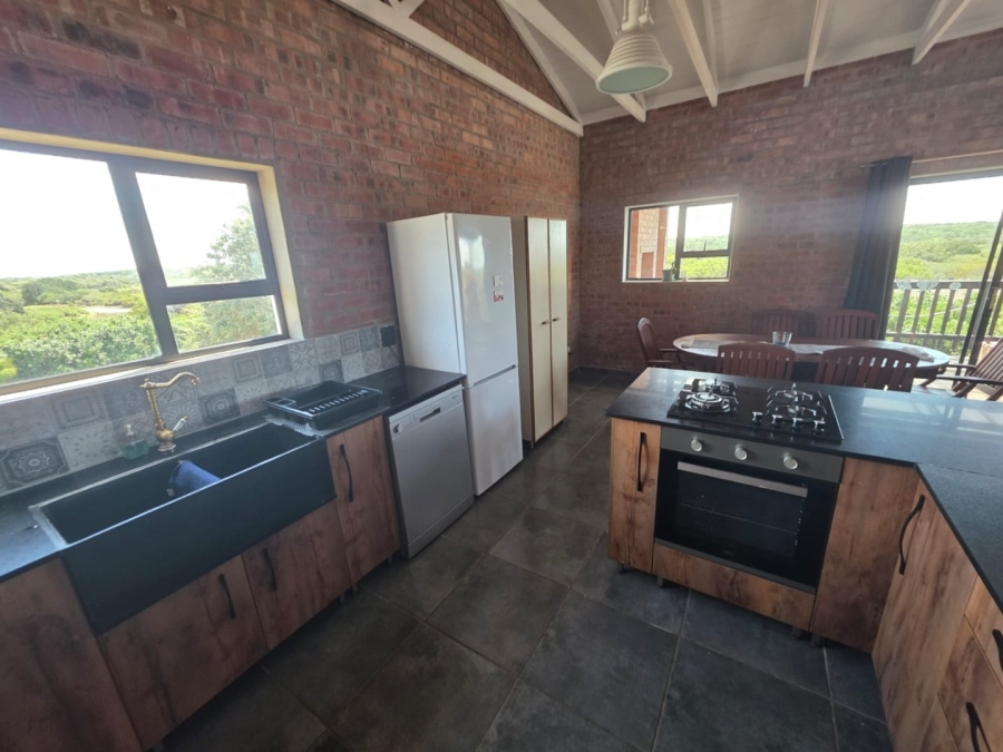 3 Bedroom Property for Sale in Paradise Beach Eastern Cape